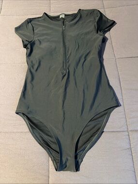 Old navy black one piece bathing suit